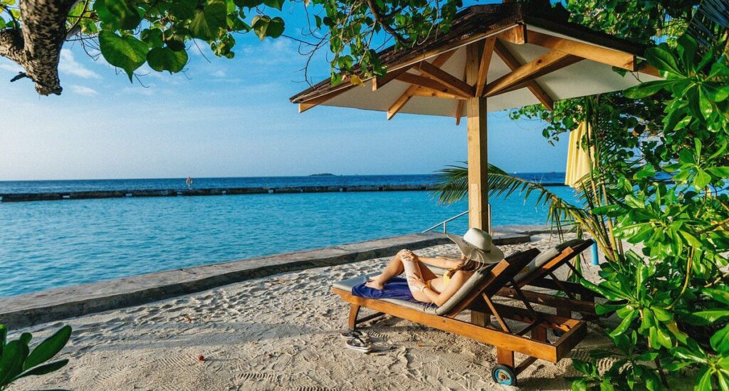 Play or relax on the sand