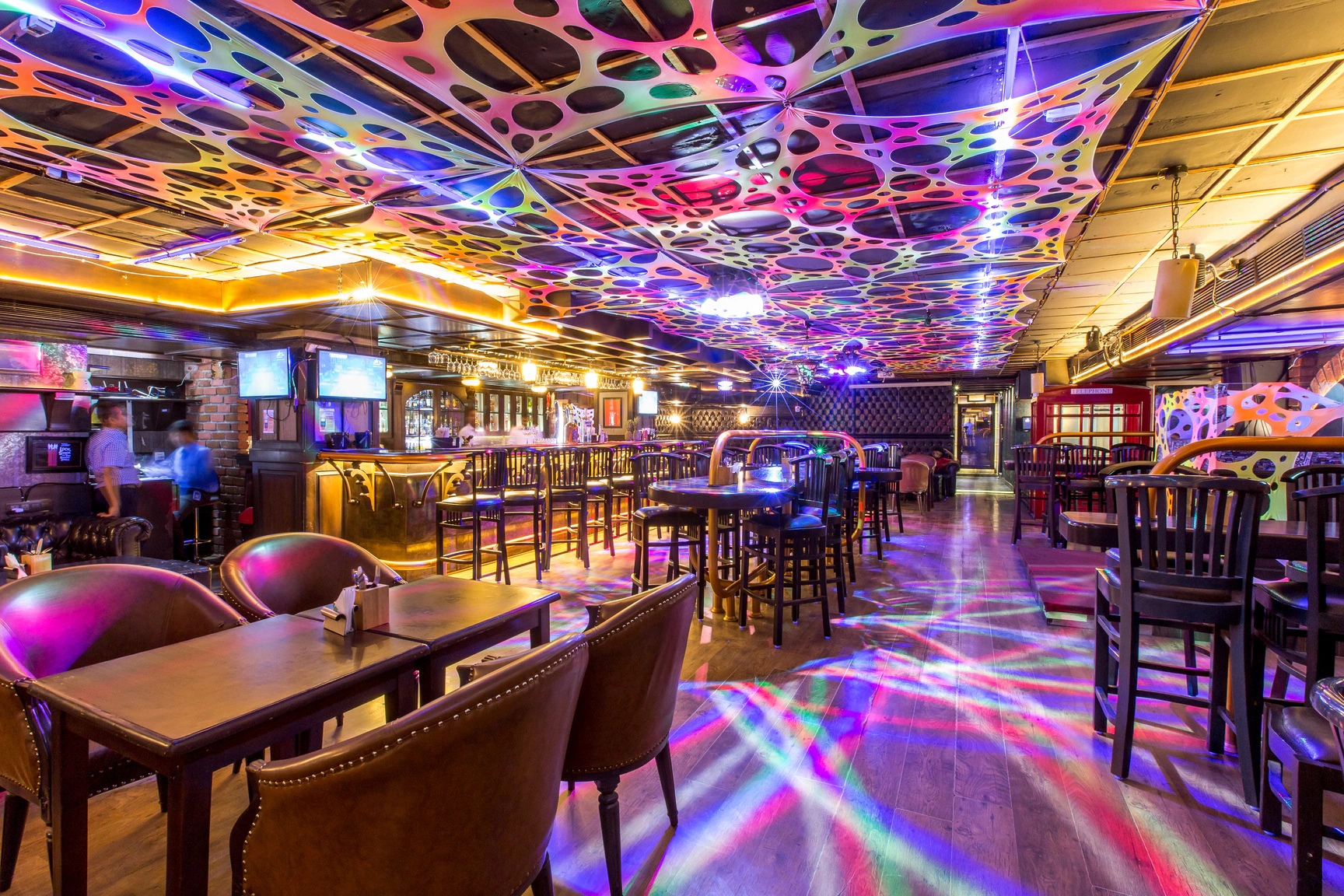 pubs in indiranagar for couples